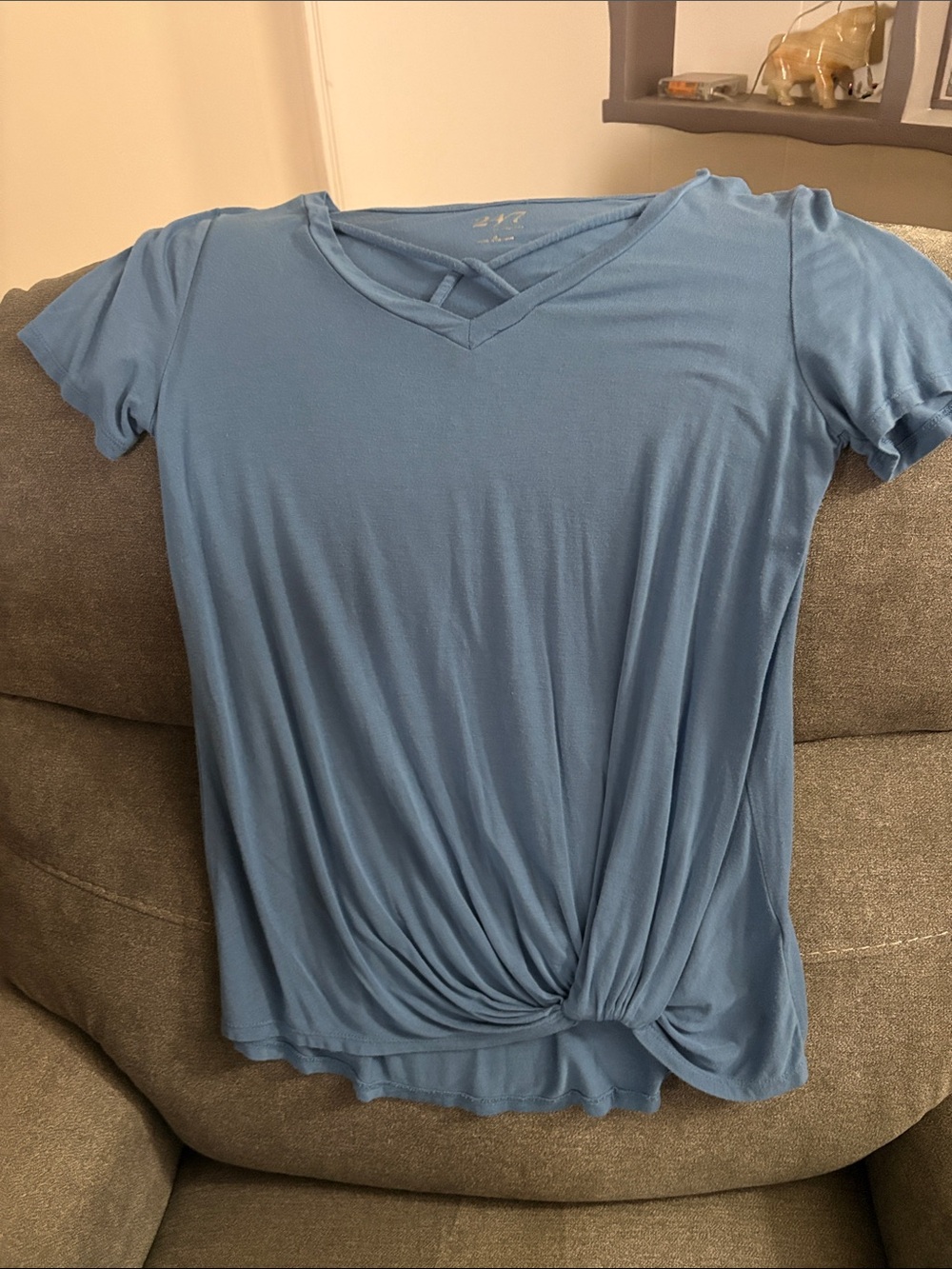 Women's Twist-Knot V-Neck Short Sleeve Tee - Dusty Blue